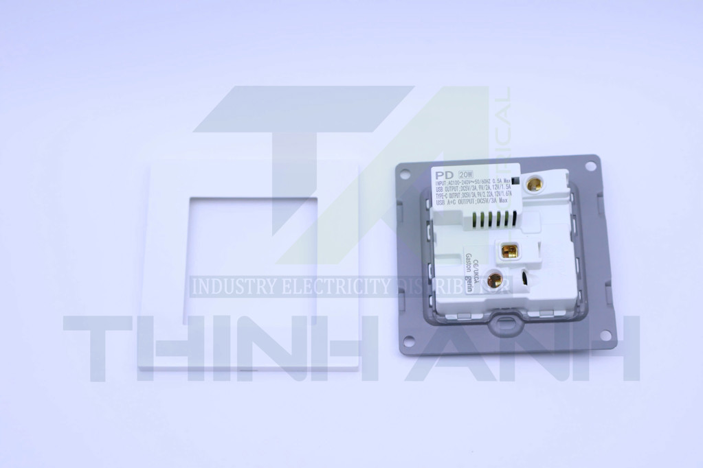 Ổ cắm 5 chấu (2 chấu+3 chấu đa năng) kèm công tắc+USB+TYPE-C+đèn báo