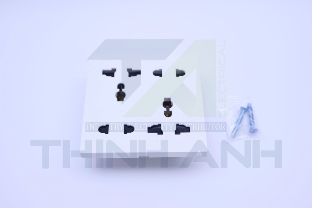 Ổ cắm mặt vuông 2 ổ 2 chấu tròn và 2 ổ 3 chấu đa năng