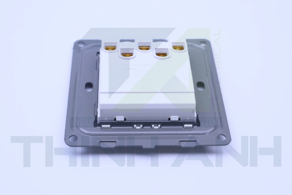 Công tắc ba 1 chiều 86x86