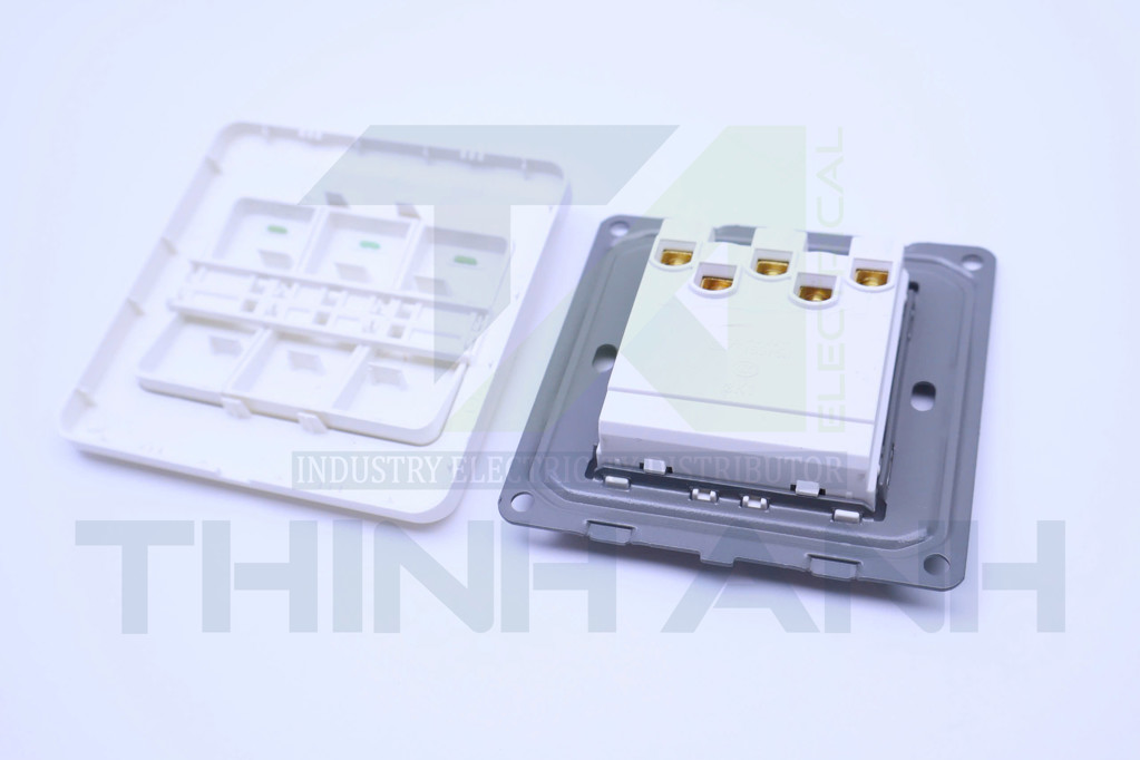 Công tắc ba 1 chiều 86x86