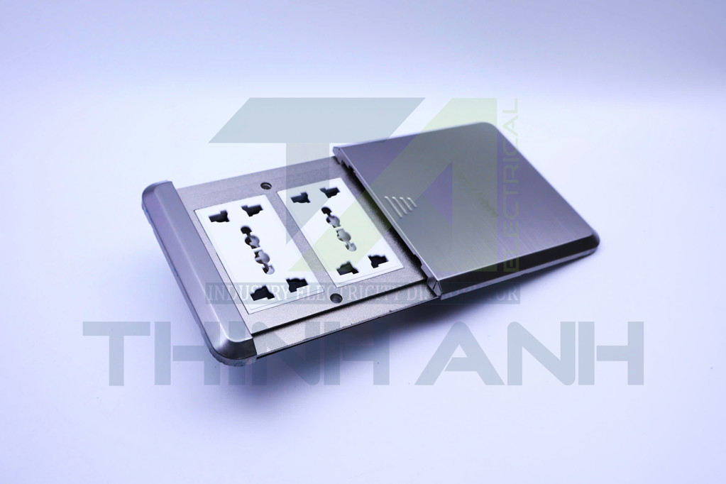 Ổ cắm âm sàn nắp trượt 4 ổ cắm 3 chấu đa năng màu xám bạc
