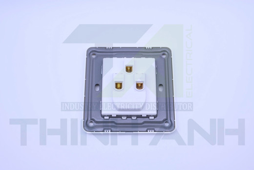 Ổ cắm 3 chân chéo 16A kích thước 86x86mm