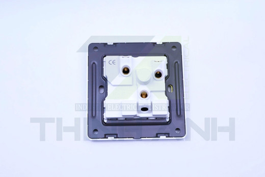 Ổ cắm 3 chấu tròn 15A kiểu Anh có công tắc và đèn báo 