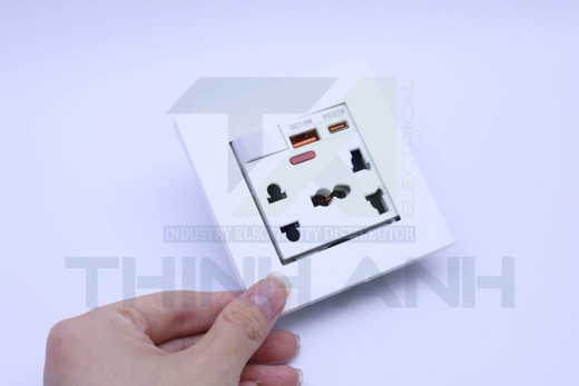 Ổ cắm 5 chấu (2 chấu+3 chấu đa năng) kèm công tắc+USB+TYPE-C+đèn báo