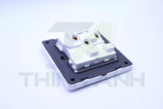 Ổ cắm đơn 3 chấu vuông 13A kèm công tắc 